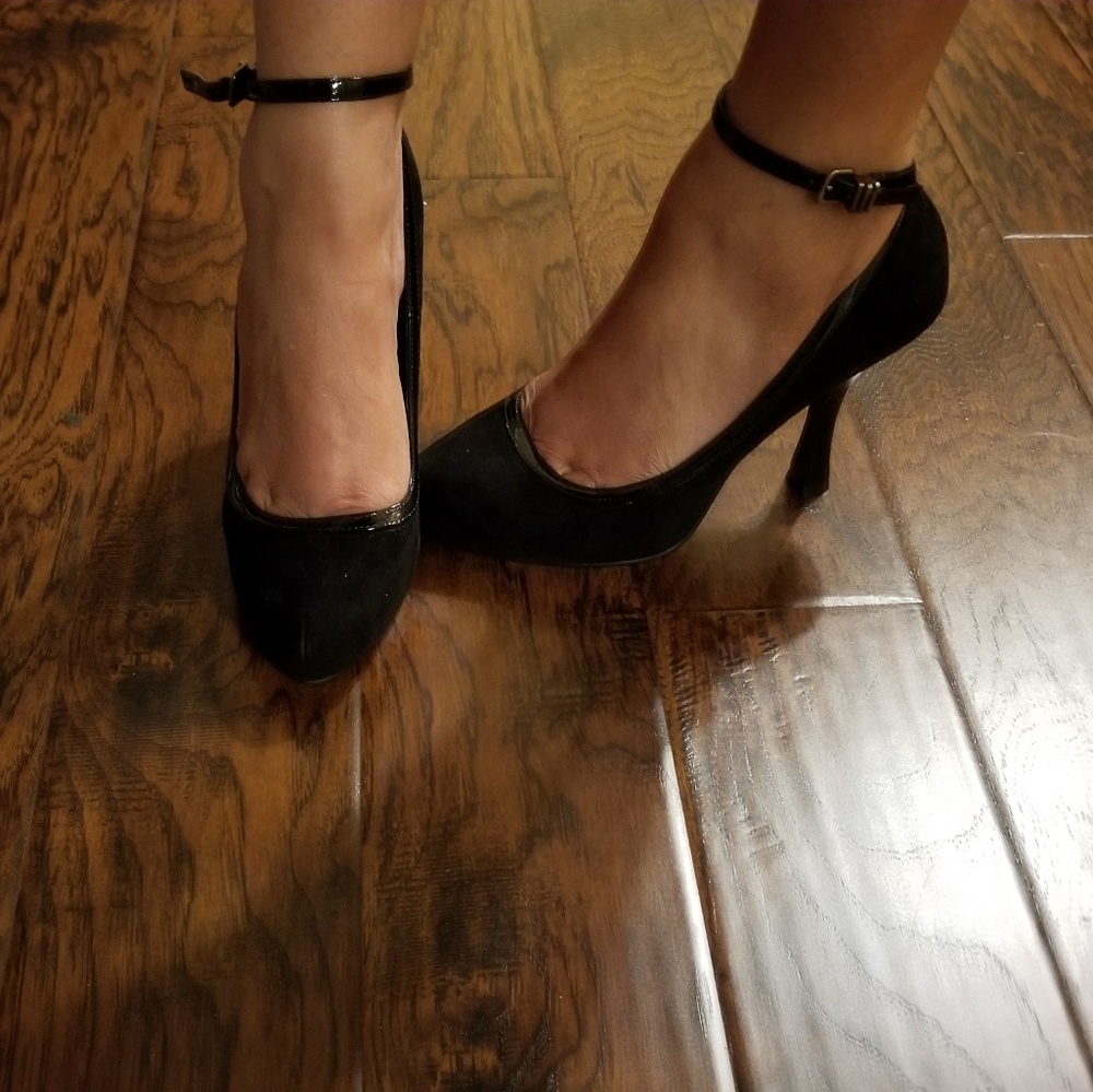 Black Heels w/ Patent Leather Detail